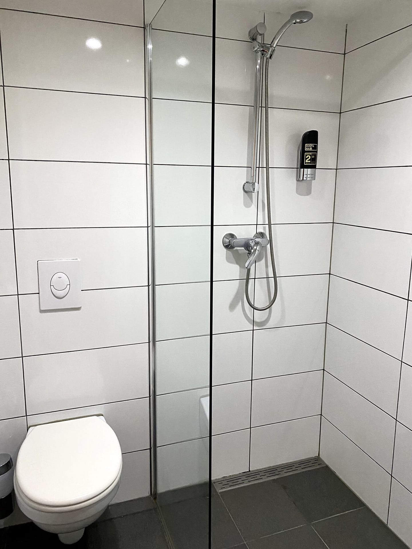 Quad 4 persons bathroom Sphinx Hotel Amsterdam