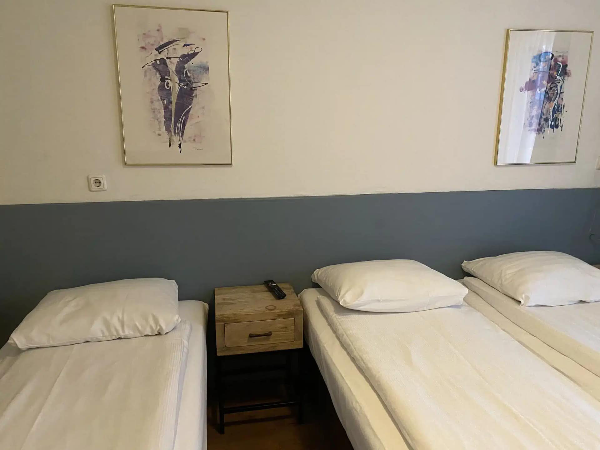 Triple room wall painting Sphinx hotel Amsterdam