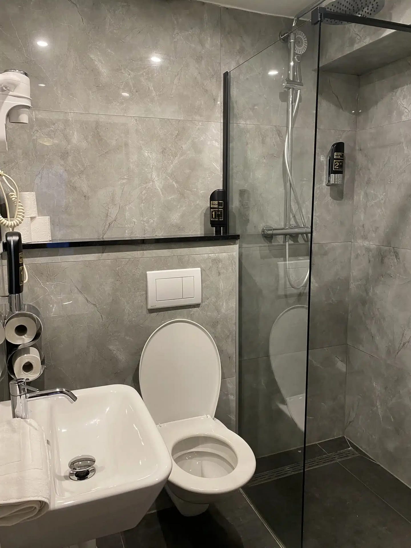 Triple bathroom Sphinx hotel Amsterdam