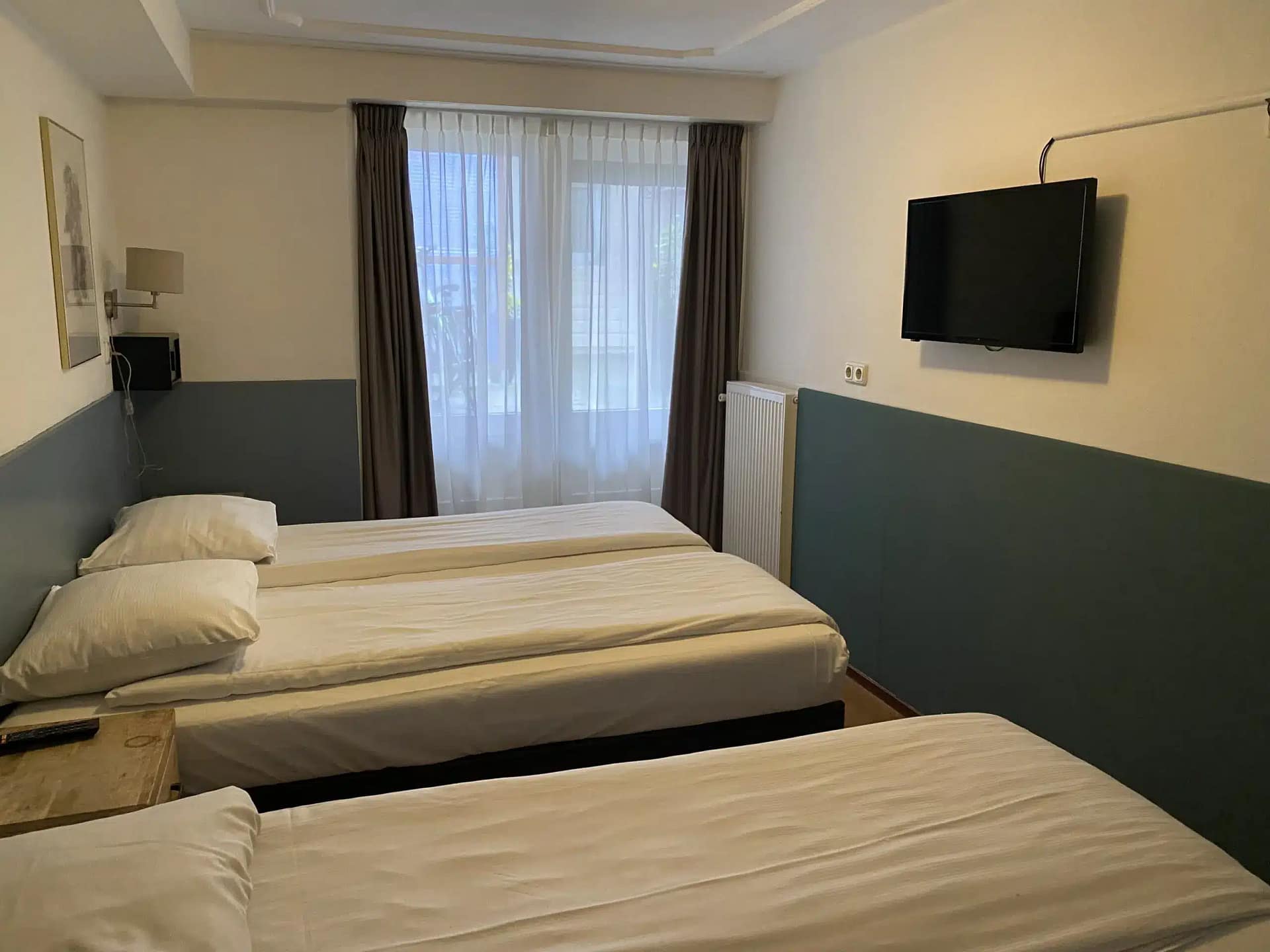 Triple room window Sphinx hotel Amsterdam